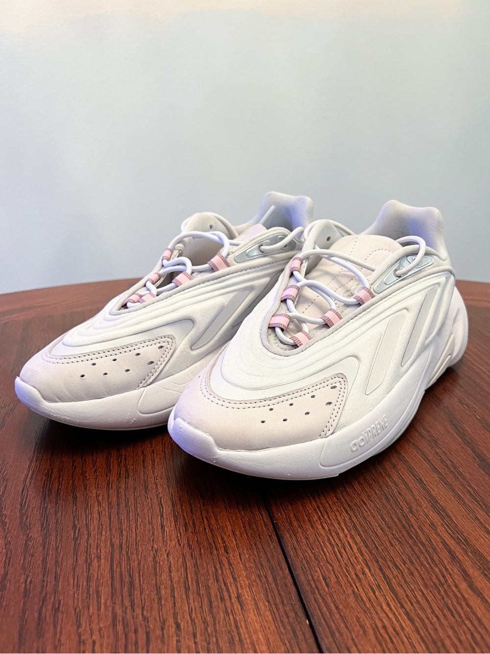 adidas Ozelia chunky sneaker - Women's size 7